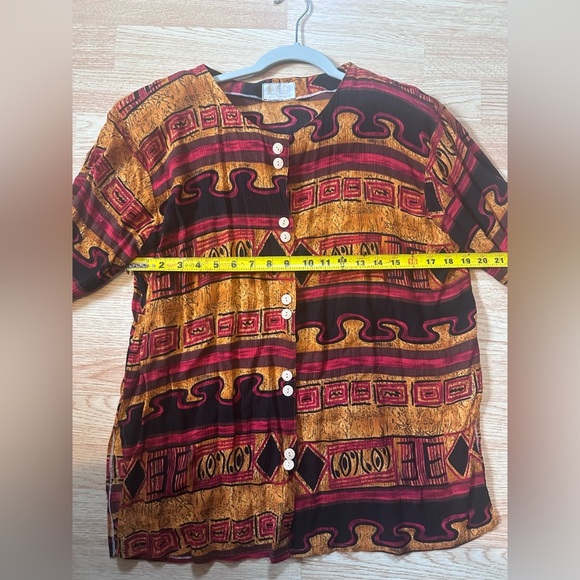 Colorful Button-Up Cardigan Made in Hong Kong Size Large With Shoulder Pads - Picture 5 of 6